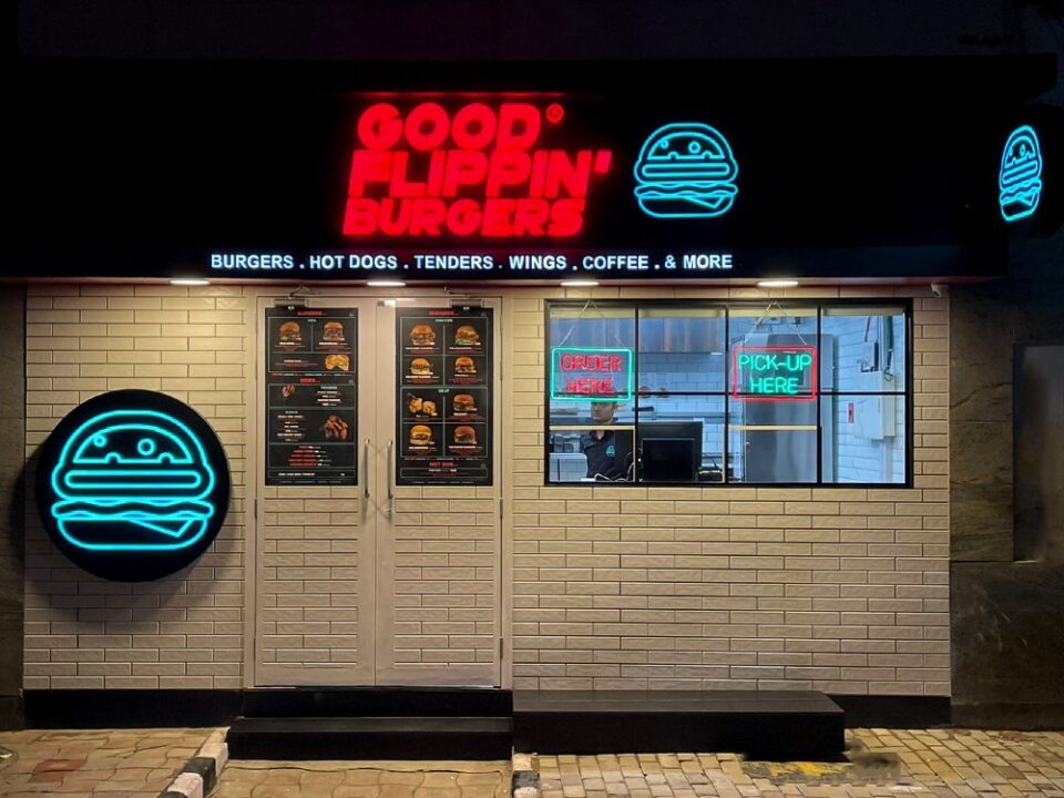 GOOD FLIPPIN' BURGERS® opens its first mall outlet in DLF Avenue Mall,  Saket - Travel Trade Insider